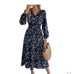 Chic Long Sleeve Floral Dress in Navy